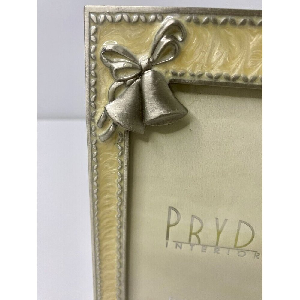 Pryde Interiors Vanilla Cream Enamel Silver Tone 4x6 Photo Frame Wedding Bells - Picture 2 of 9